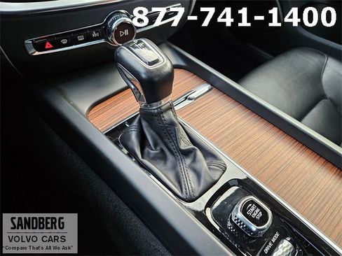 Used 2019 Volvo S60 T6 Momentum w/ Multimedia Package image 23