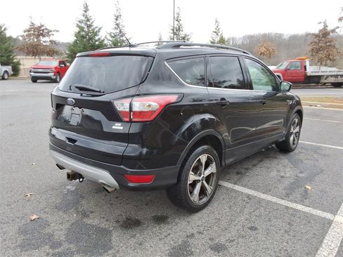 Used 2017 Ford Escape SE w/ SE Leather Comfort Package image 5