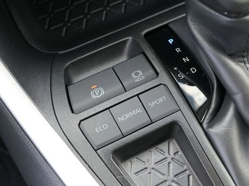 Used 2025 Toyota RAV4 LE image 22