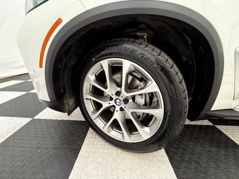 Used 2024 BMW X5 xDrive40i w/ Premium Package image 12