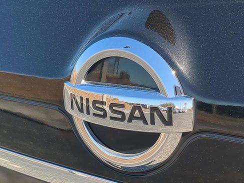 Used 2020 Nissan Rogue SV image 12