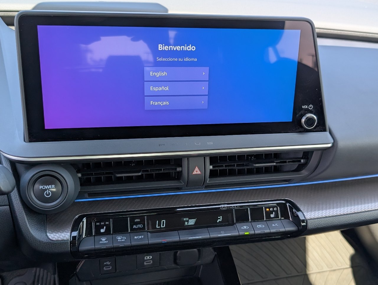 Used 2024 Toyota Prius XLE FWD image 17