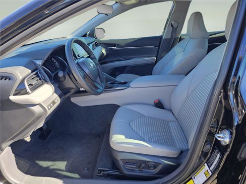 Used 2024 Toyota Camry SE image 15