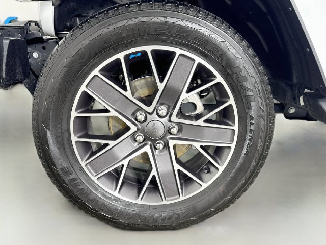 Used 2023 Jeep Wrangler Unlimited Sahara w/ Cold Weather Group AWD/4WD image 38