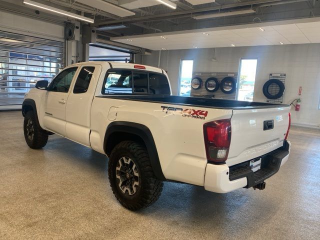Used 2019 Toyota Tacoma TRD Off-Road w/ Technology Package AWD/4WD image 9