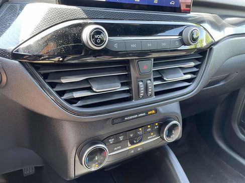 Certified 2025 Ford Escape ST-Line AWD/4WD image 32