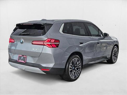 Used 2025 BMW X3 xDrive30i w/ Convenience Package image 2