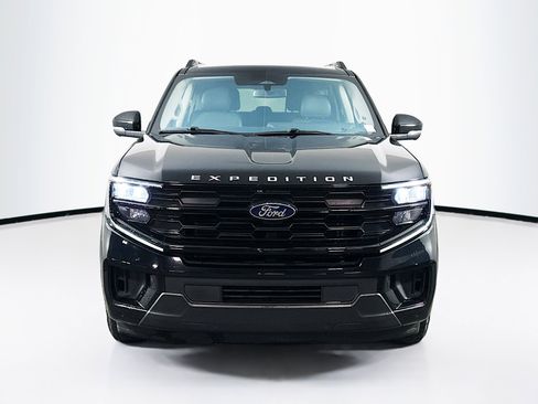 Used 2025 Ford Expedition Max Active image 2