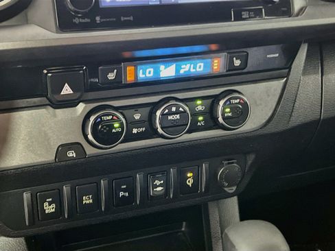 Used 2017 Toyota Tacoma TRD Sport w/ Premium & Technology Package RWD image 26