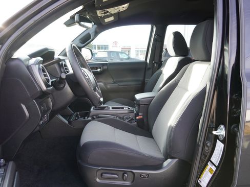 Certified 2023 Toyota Tacoma TRD Off-Road w/ Technology Package image 17