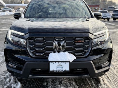 Used 2023 Honda Passport TrailSport image 2