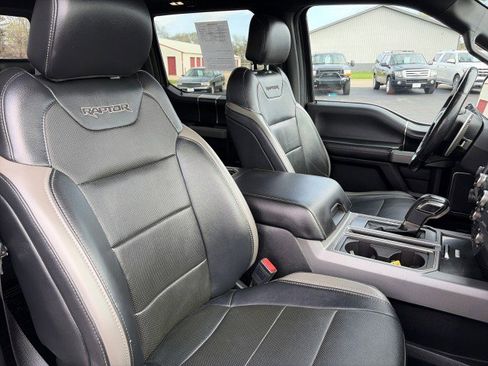 Used 2018 Ford F150 Raptor w/ Equipment Group 802A Luxury AWD/4WD image 22