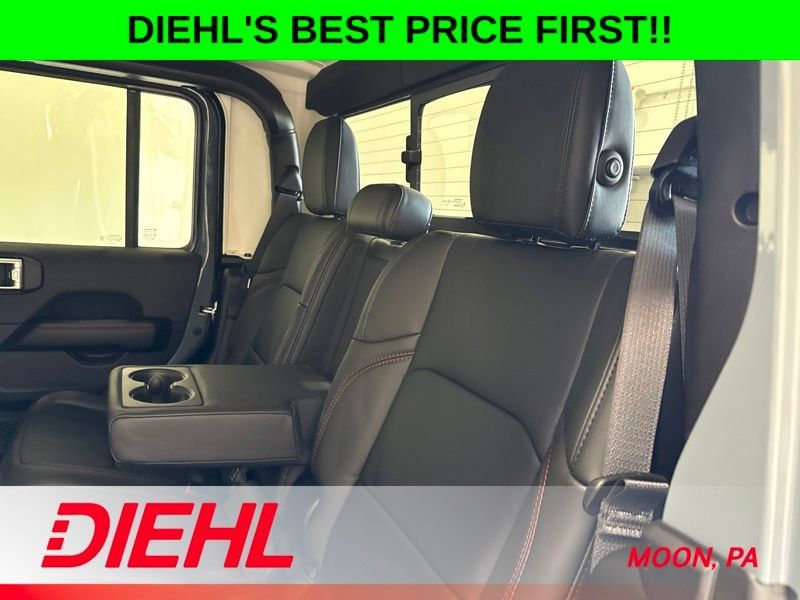 New 2026 Jeep Gladiator Rubicon w/ Steel Power Dome Hood Package AWD/4WD image 17