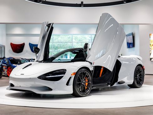 New 2027 McLaren 750S Spider RWD image 6
