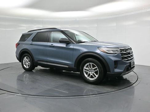 Used 2025 Ford Explorer Active image 24