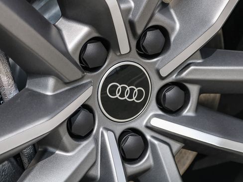 New 2025 Audi Q3 2.0T Premium image 16