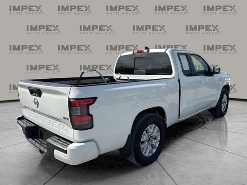 Used 2024 Nissan Frontier SV w/ SV Convenience Package image 5