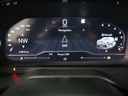 Used 2023 GMC Yukon Denali image 16