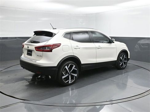 Certified 2022 Nissan Rogue Sport SL w/ Premium Package image 11