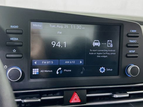 Used 2023 Hyundai Elantra SE FWD image 14