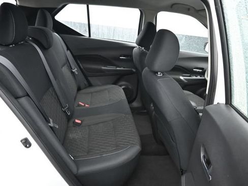 Used 2023 Nissan Kicks SV FWD image 7