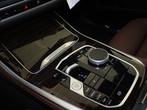 New 2026 BMW X5 xDrive40i w/ Climate Comfort Package image 16