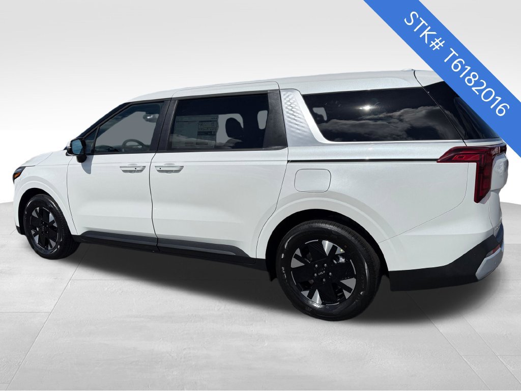 New 2026 Kia Carnival LXS FWD image 5