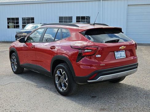 New 2026 Chevrolet Trax LT w/ Driver Confidence Package FWD image 40