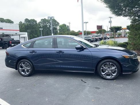 Used 2025 Honda Accord EX-L image 9
