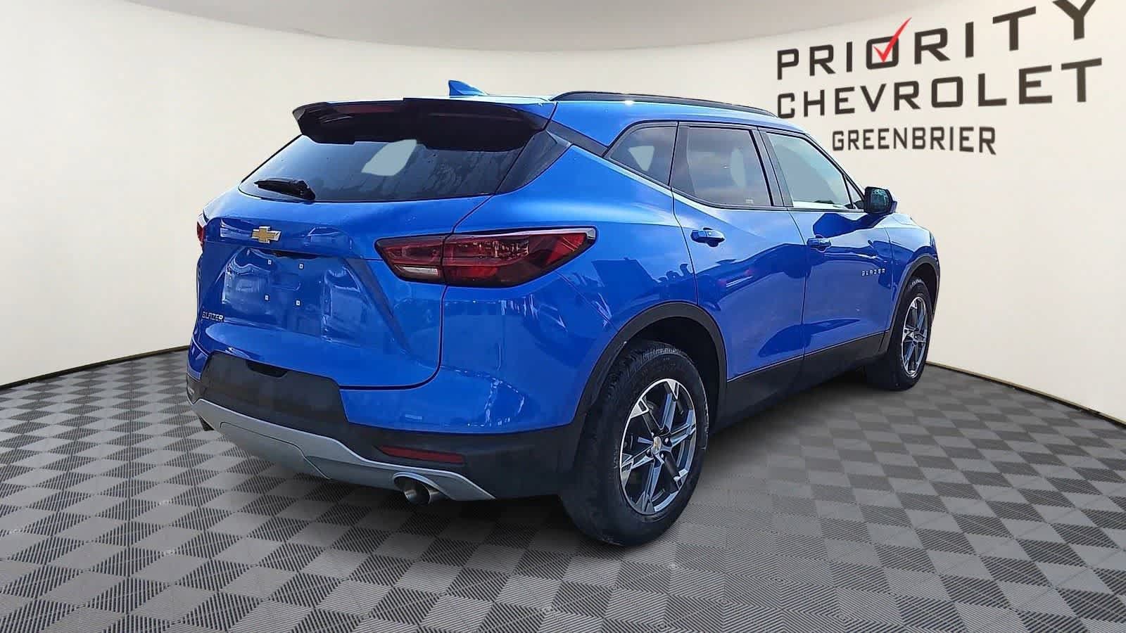 Used 2025 Chevrolet Blazer LT w/ Convenience Package FWD image 8