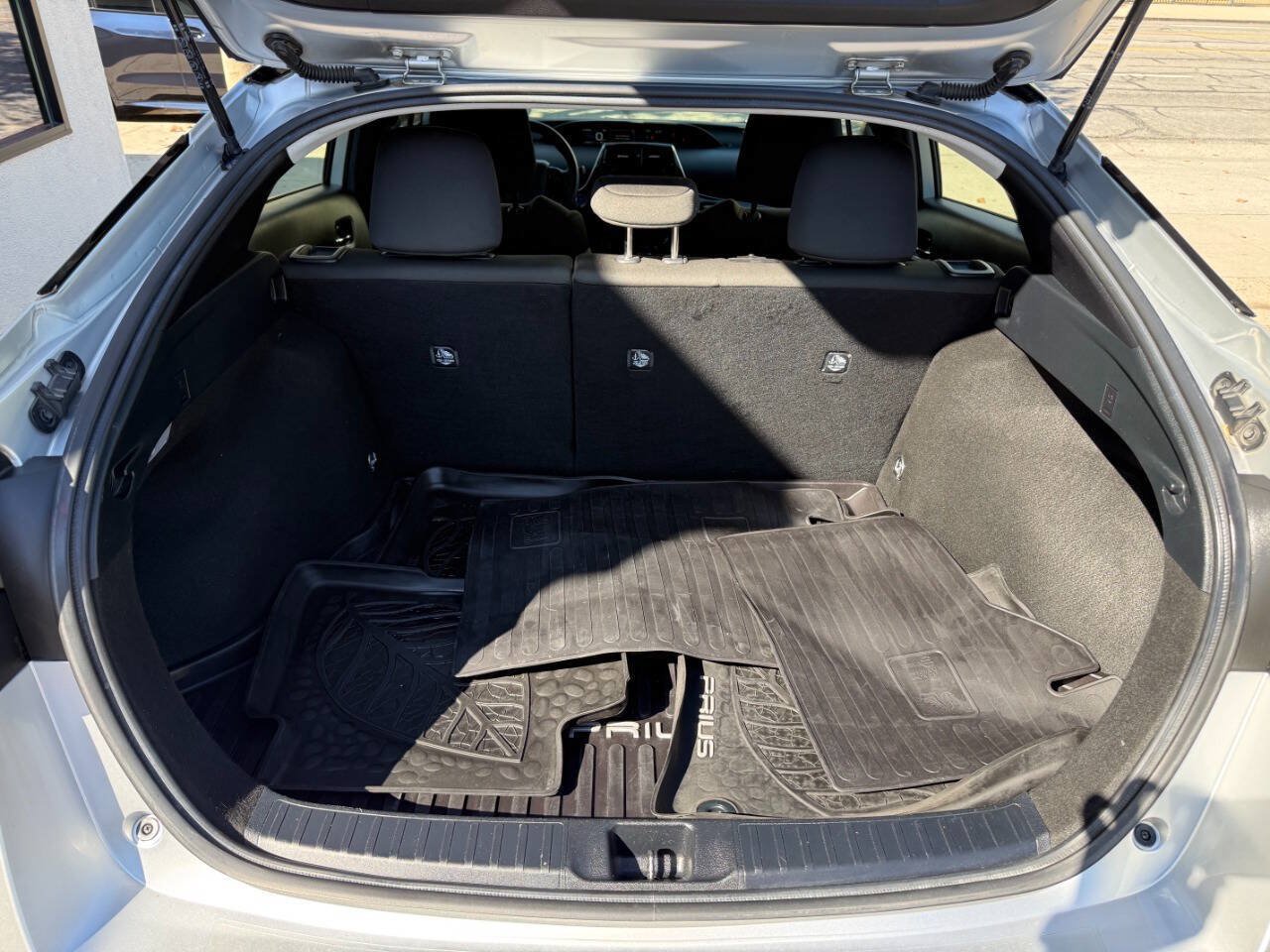 Used 2019 Toyota Prius L Eco FWD image 49