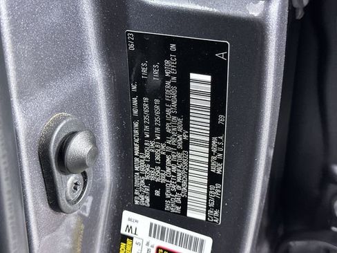 Used 2023 Toyota Highlander XLE AWD/4WD image 35