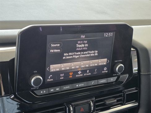 Used 2022 Nissan Pathfinder SV image 17