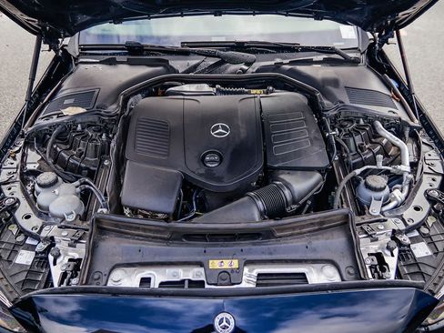 Used 2025 Mercedes-Benz C 300 4MATIC Sedan image 29