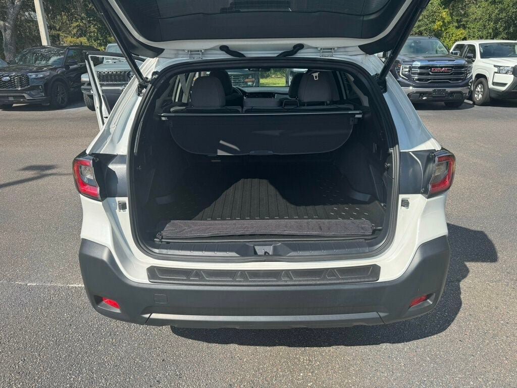 Used 2025 Subaru Outback Premium AWD/4WD image 9