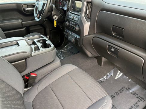 Used 2019 Chevrolet Silverado 1500 Custom Trail Boss w/ Custom Convenience Package AWD/4WD image 12