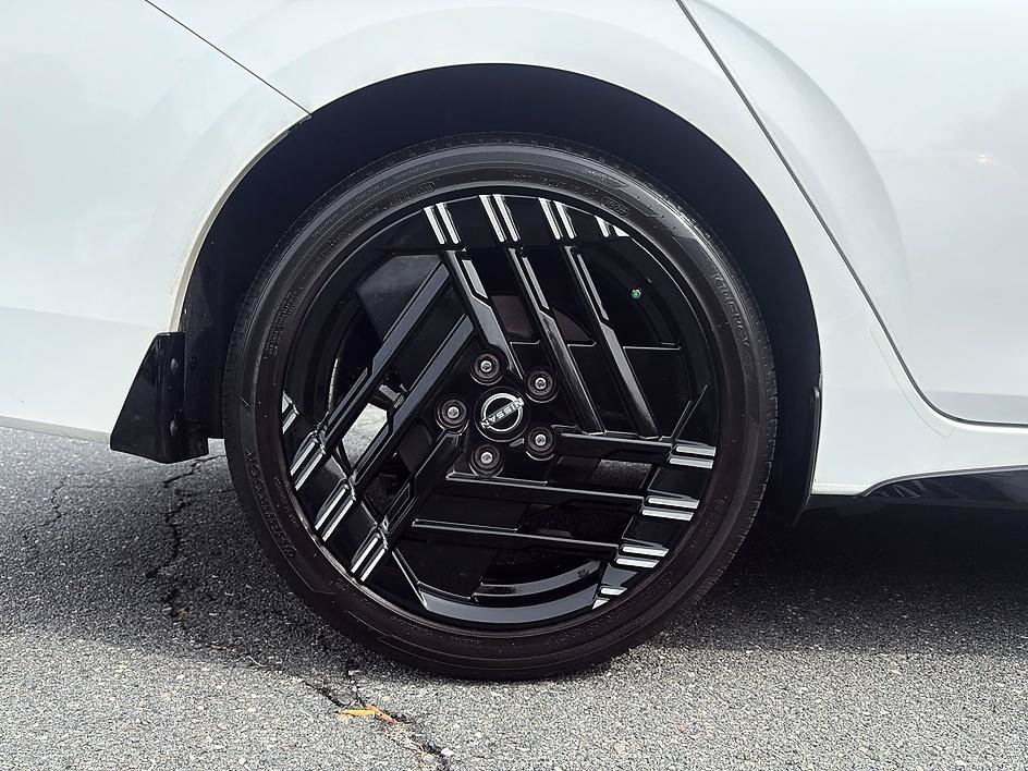 Certified 2026 Nissan Sentra SR w/ Floor Mat Package FWD image 10