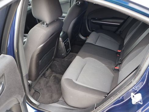 Used 2016 Dodge Charger SE RWD image 15