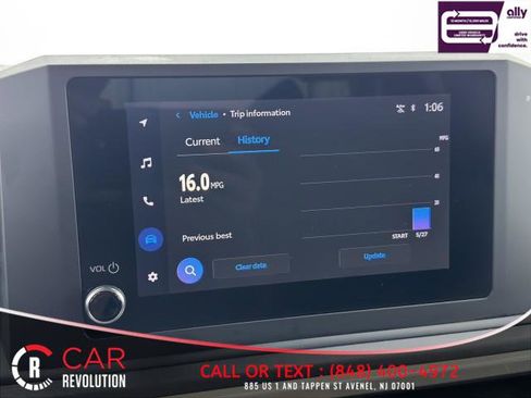 Used 2024 Toyota Tacoma SR image 25