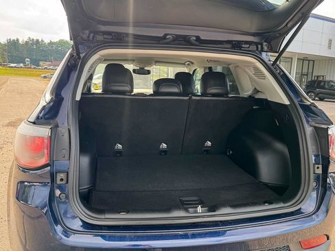 Used 2018 Jeep Compass Latitude w/ Popular Equipment Group AWD/4WD image 12