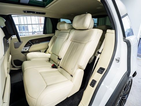 Used 2025 Land Rover Range Rover Long Wheelbase Autobiography image 52