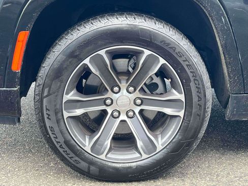 Used 2024 Jeep Grand Wagoneer L 4x4 4WD image 6