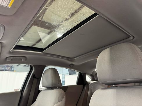 Used 2021 Chevrolet Malibu LT FWD image 19