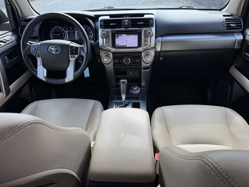 Used 2018 Toyota 4Runner SR5 Premium AWD/4WD image 19