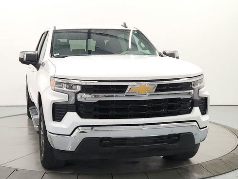 Used 2025 Chevrolet Silverado 1500 LT AWD/4WD image 2