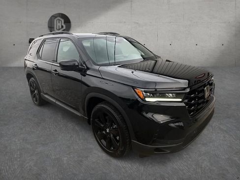 Used 2025 Honda Pilot Black Edition image 4