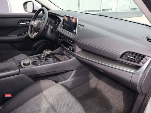 Certified 2025 Nissan Rogue SV AWD/4WD image 25