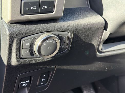 Used 2020 Ford F150 Lariat w/ Equipment Group 502A Luxury AWD/4WD image 13