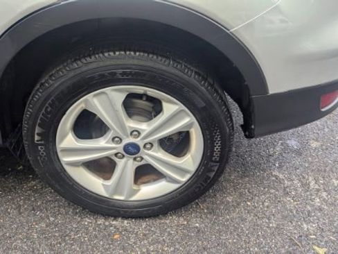 Used 2015 Ford Escape SE FWD image 10