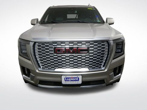 Used 2024 GMC Yukon XL Denali AWD/4WD image 11